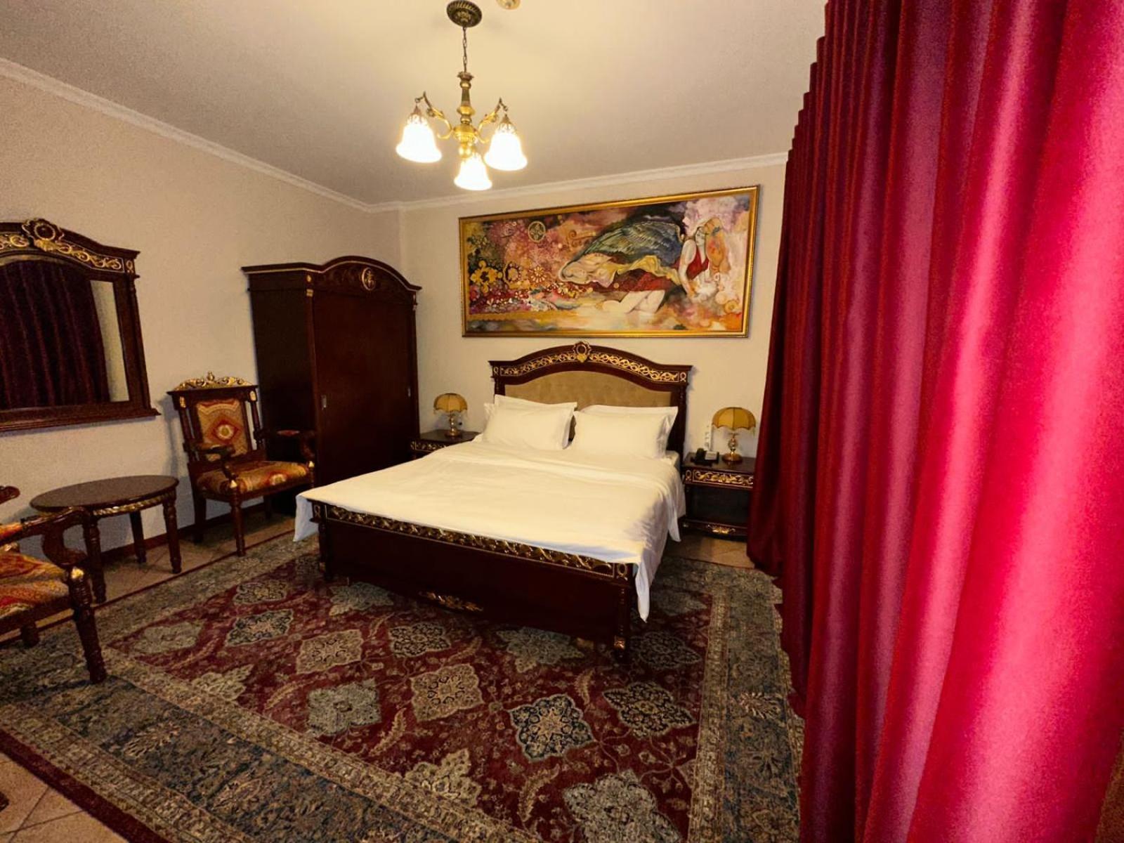 Hotel Dinasty
