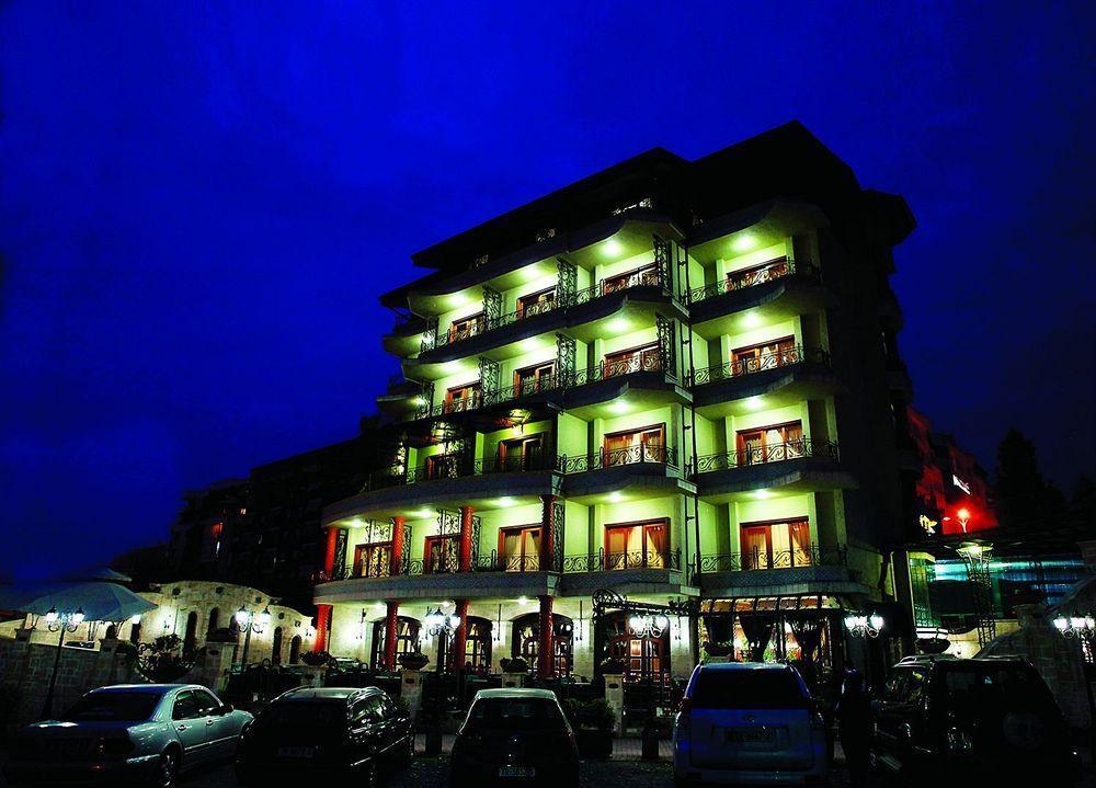 Hotel Dinasty 4*